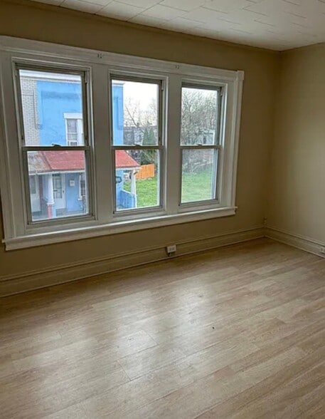 Building Photo - 417 1/2 E Ct St