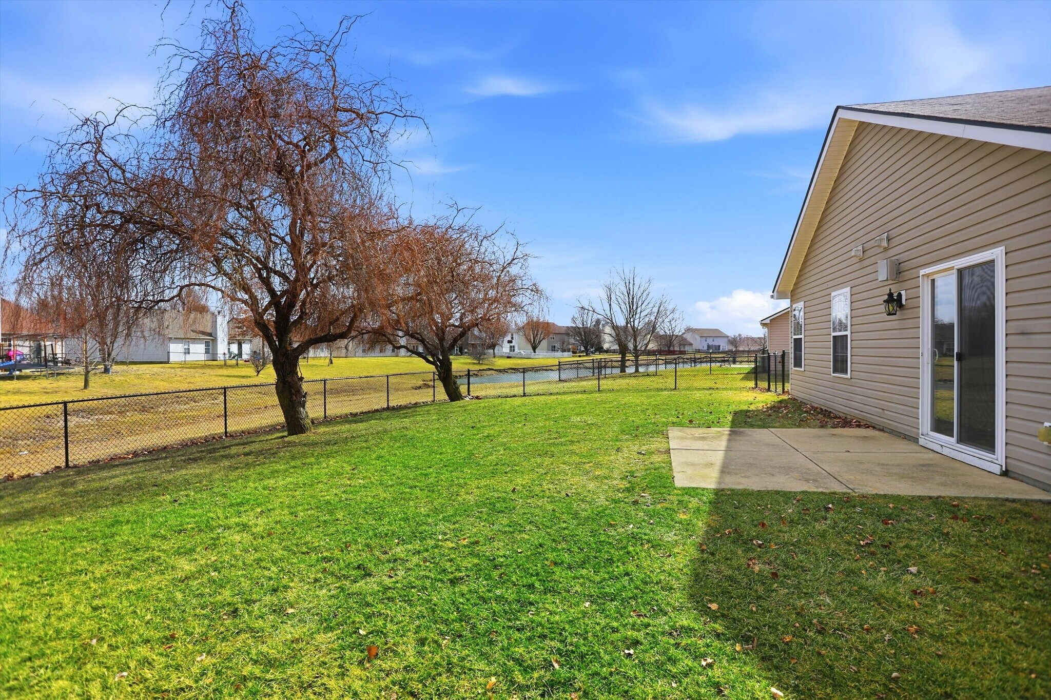 Building Photo - 5561 Wild Horse Dr