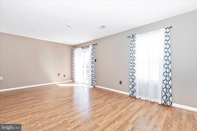 Building Photo - 5621 Queen Anne Ct