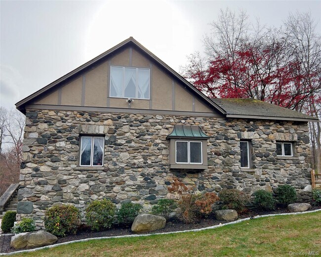 Building Photo - 85 Washington Rd