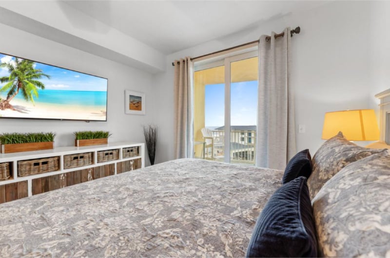 Building Photo - 15928 Front Beach Rd