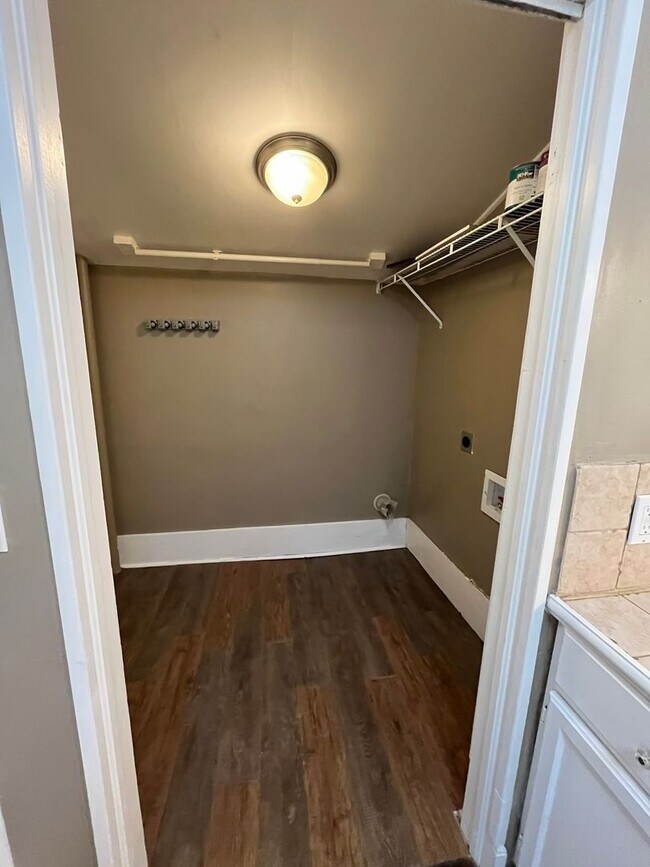 Building Photo - 2351 NW 18th St