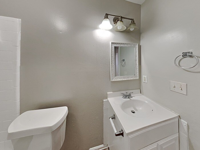 Building Photo - 14835 Shottery Dr