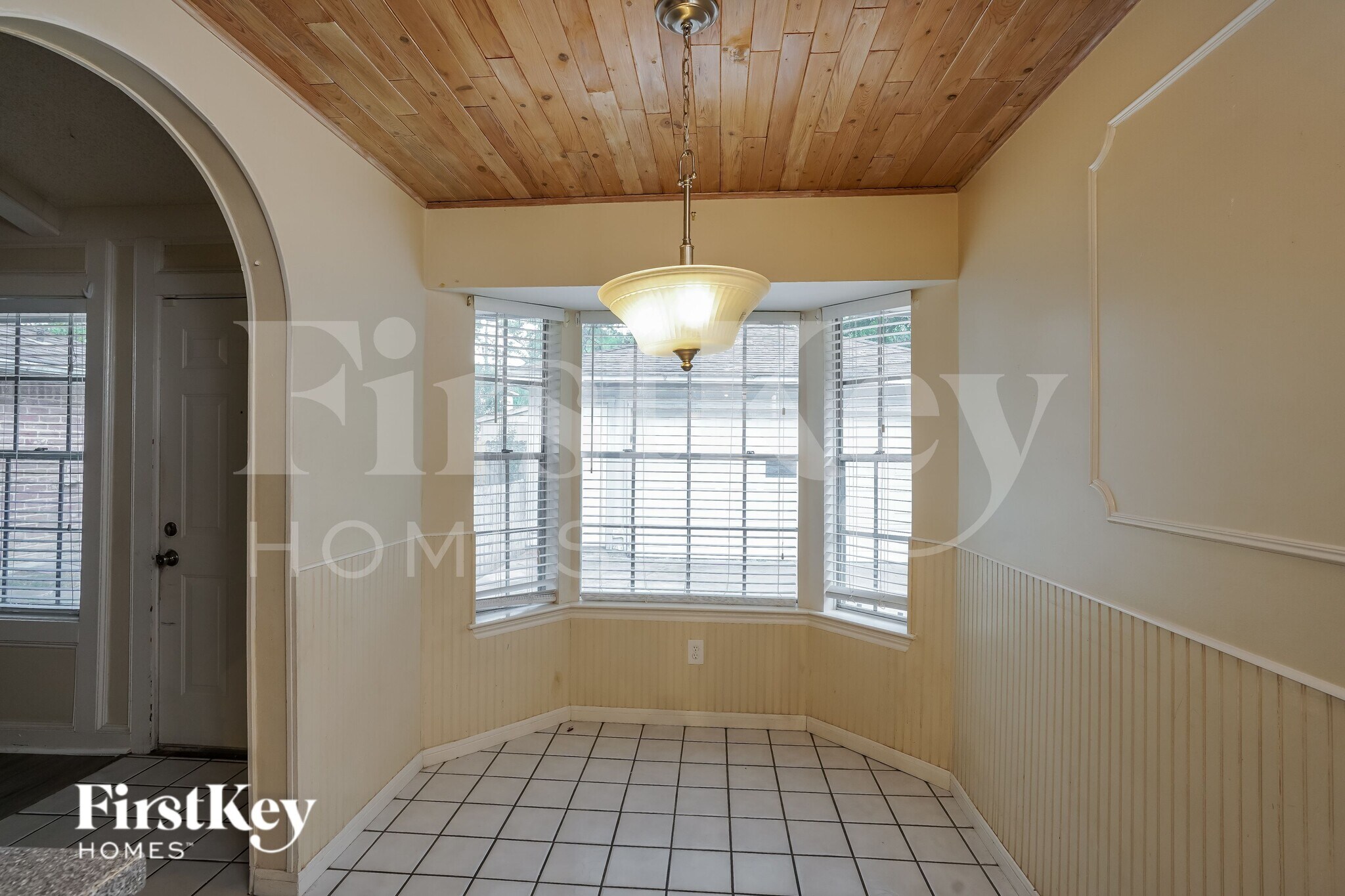 Building Photo - 23014 Whispering Willow Dr