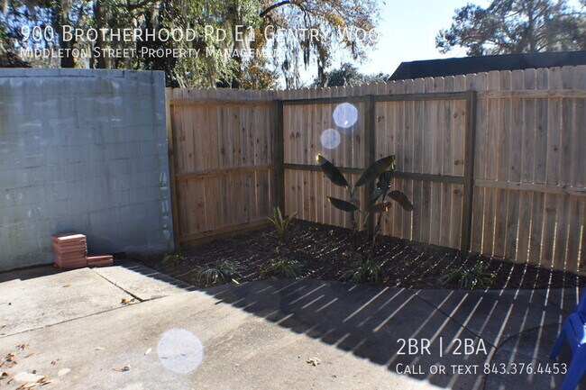 Building Photo - 900 Brotherhood Rd