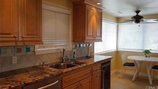 Building Photo - 126 E Arthur Ave