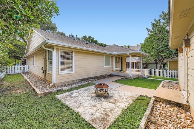 Building Photo - 4418 Mather