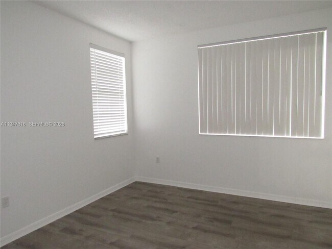 Building Photo - 2401 W Preserve Way