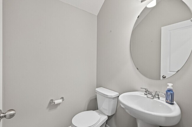 Building Photo - Anoka Detached Townhome