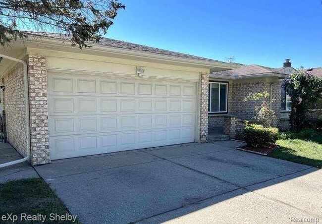 Primary Photo - 13770 White Cap Dr