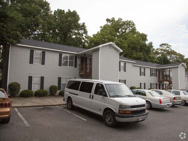 Building Photo - The Belvedere Apartments