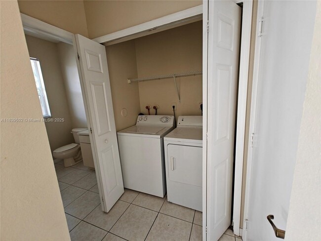 Building Photo - 27563 SW 137th Ct