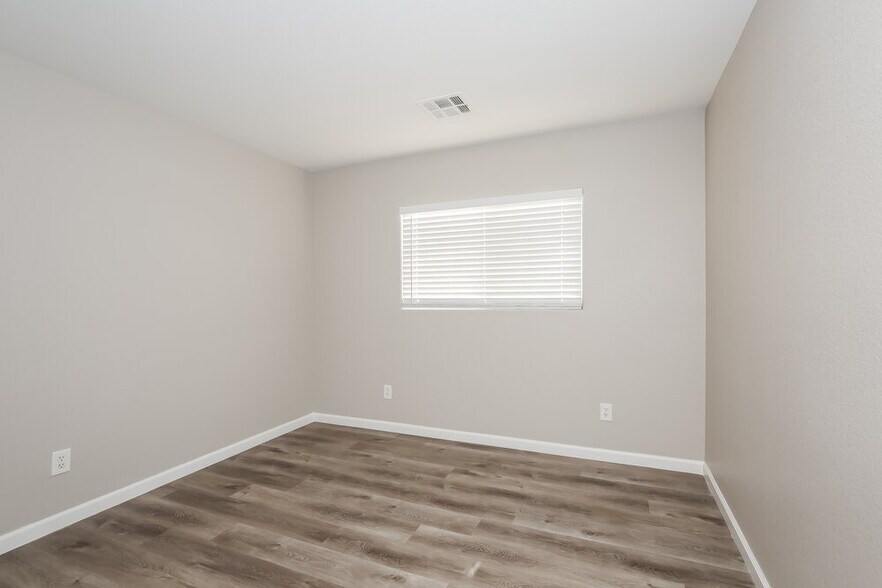 Building Photo - 8328 N Highland Ranch St