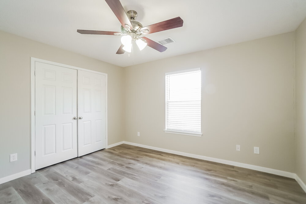 Building Photo - 21902 Willow Shadows Dr