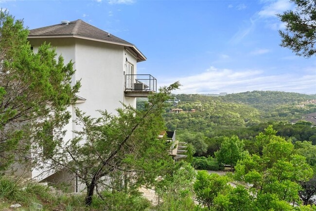 Building Photo - 5312 Scenic View Dr