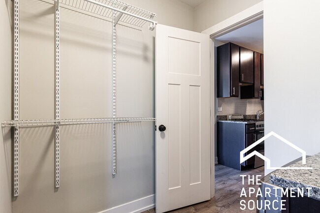 Building Photo - 701 W Brompton Ave