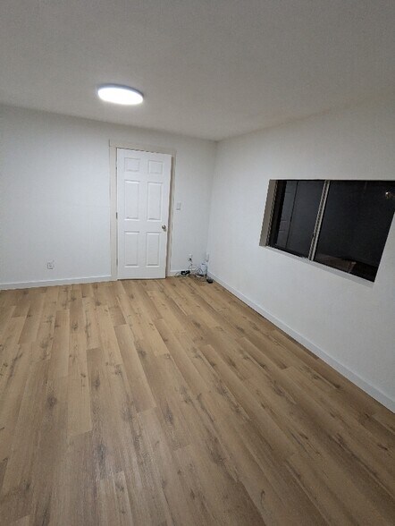 Building Photo - 2944 E Madison St