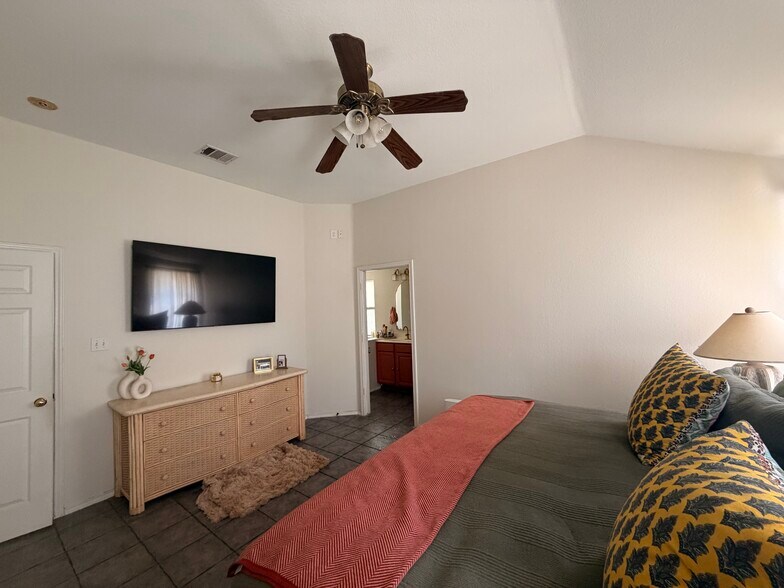 Building Photo - 1706 Red Rock Cv