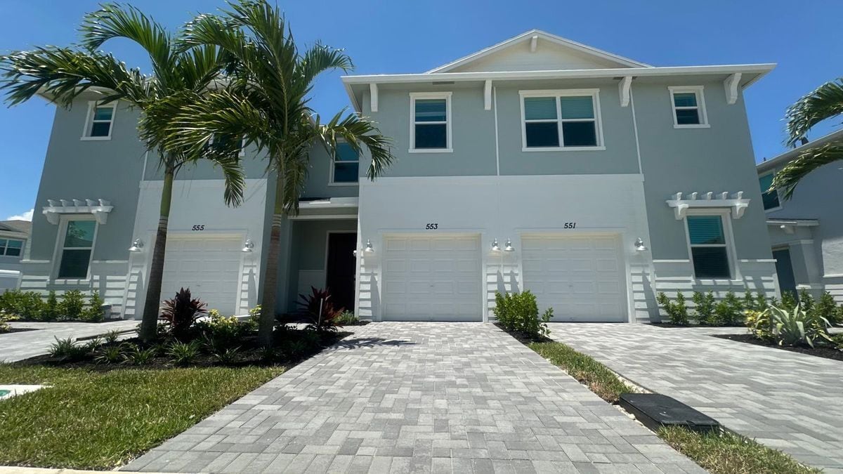 Building Photo - 553 Rivergrass St
