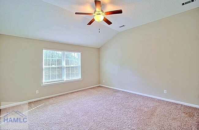 Building Photo - 33 Daylily Ct