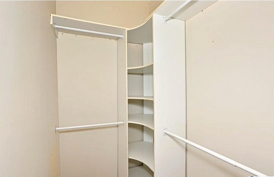 Building Photo - 111 Bentworth Ln