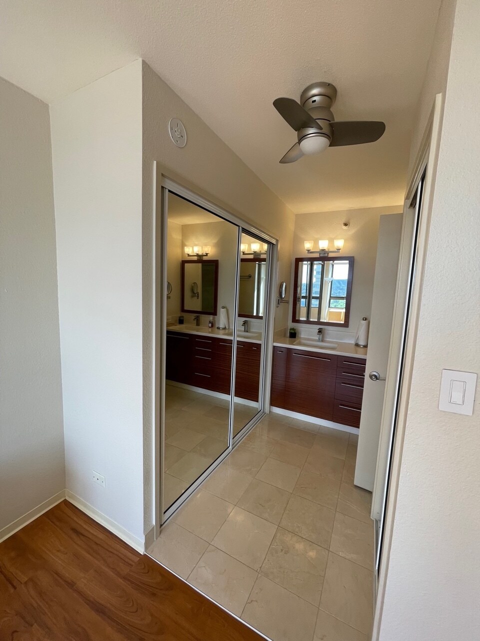 Building Photo - 2499 Kapiolani Blvd