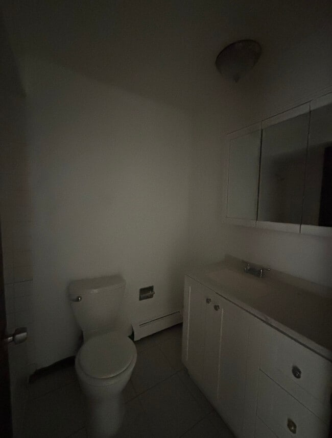 Building Photo - 3060 Bernice Ave