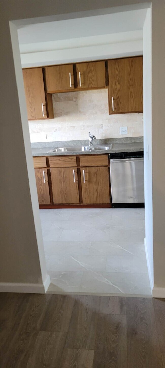 Building Photo - 2512 Plum Leaf Ln