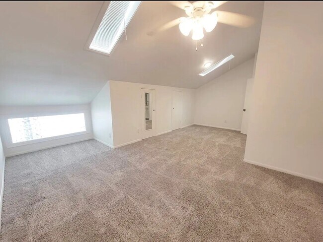 Building Photo - 1808 Saxony Ln