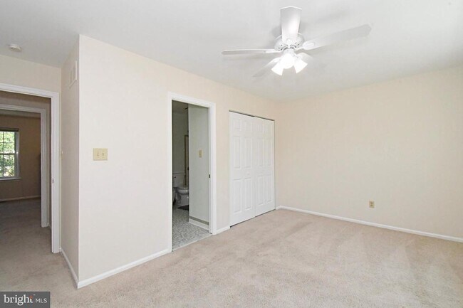 Building Photo - 2489 Hillendale Dr