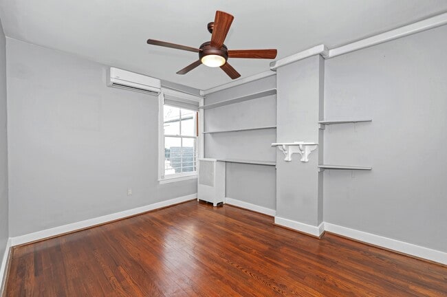 Building Photo - 12 E South St