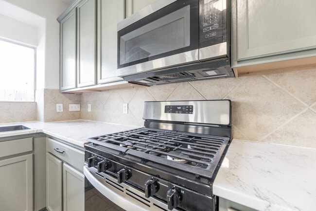 Building Photo - 32506 Rosella Ln