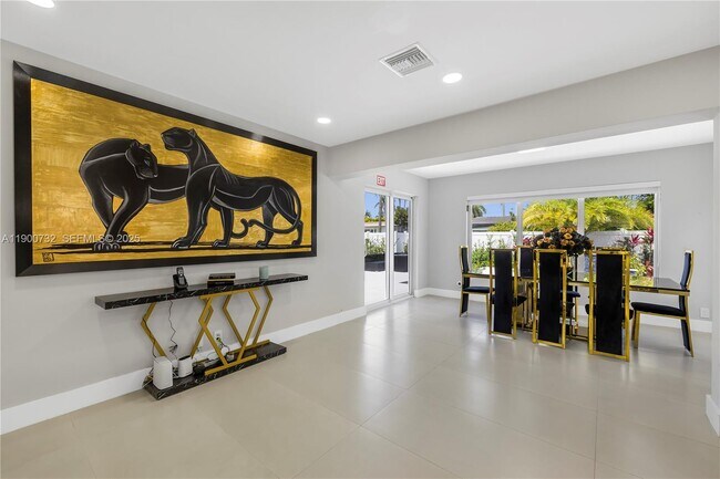 Building Photo - 1104 N 13th Terrace