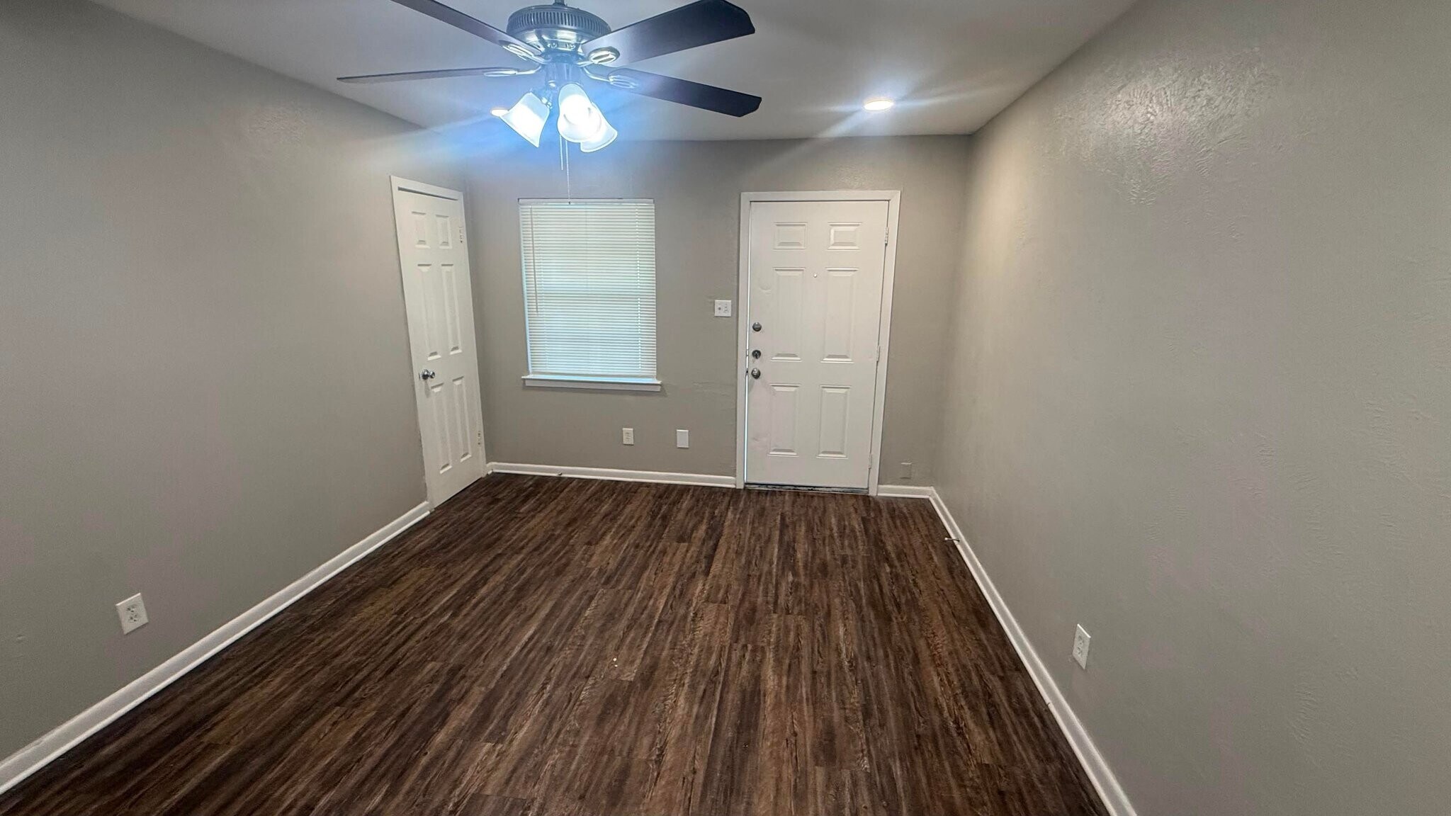 Building Photo - 2520 Normont Cir