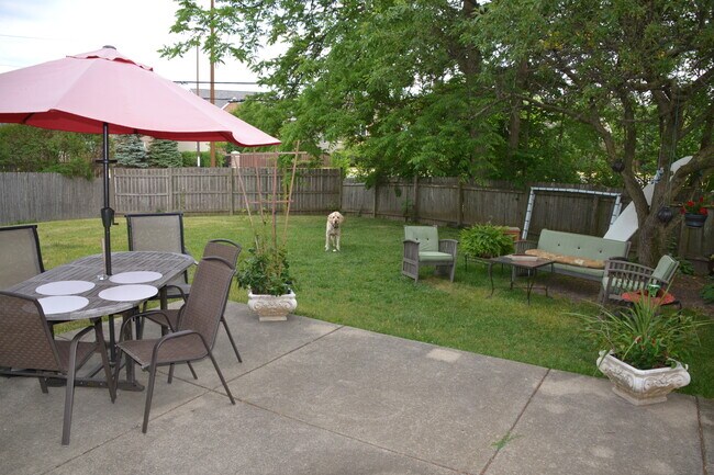 Building Photo - 439 Thorndale Ct