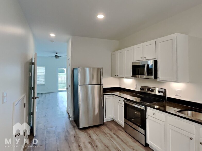 Building Photo - 2384 Eagle Creek Ct