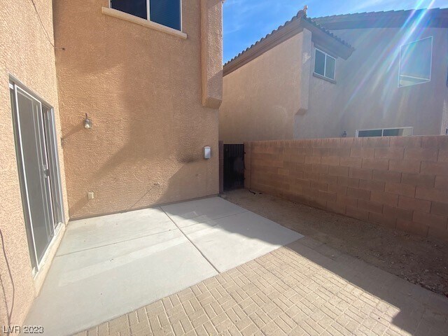 Building Photo - 684 Haunts Walk Ave