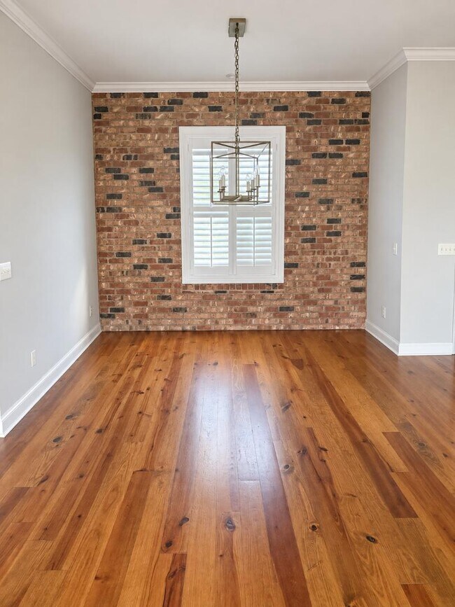 Building Photo - 128 Essen Ln