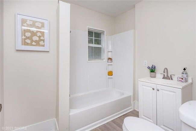 Building Photo - 1215 Clark St