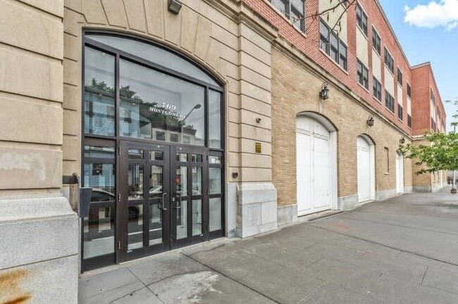 Building Photo - 769 Montgomery St