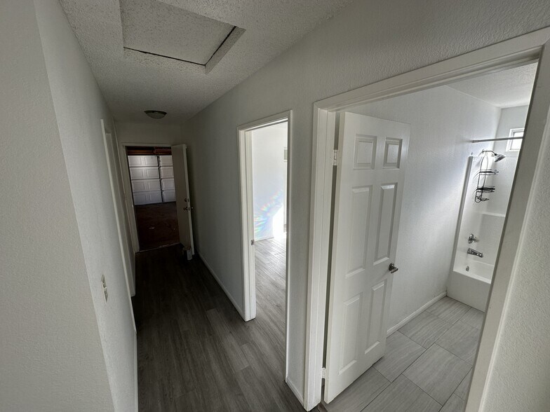 Building Photo - 4732 Katrina Pl