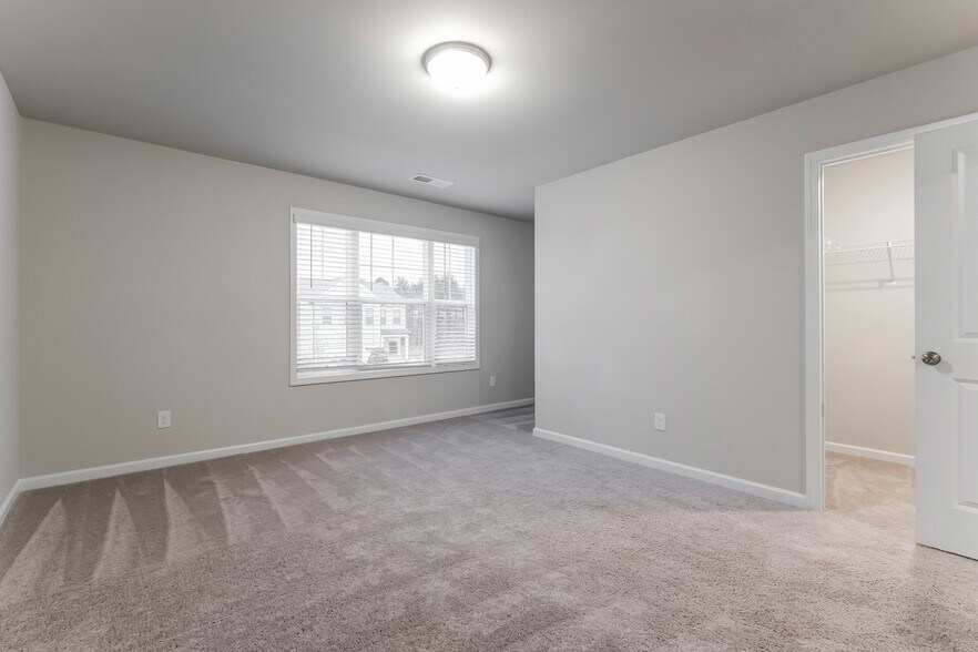 Building Photo - 3433 Sugarberry Dr