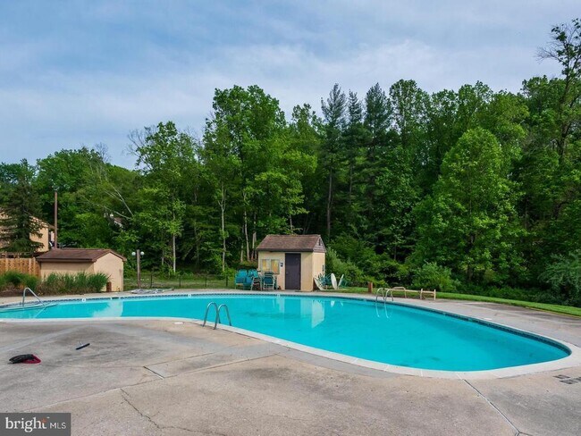 Building Photo - 1609 Painters Crossing