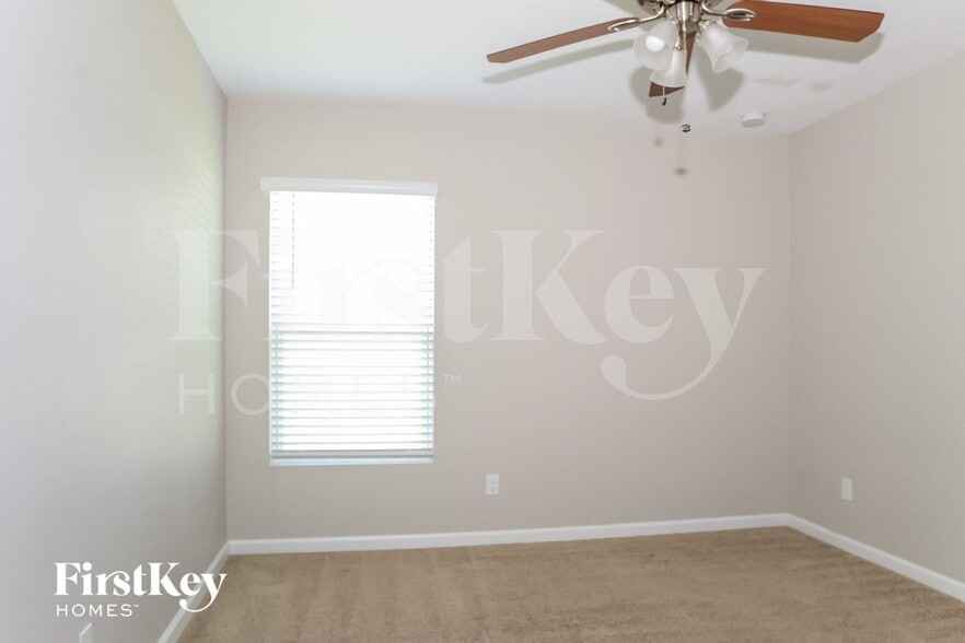 Building Photo - 3765 SW Darby Ln