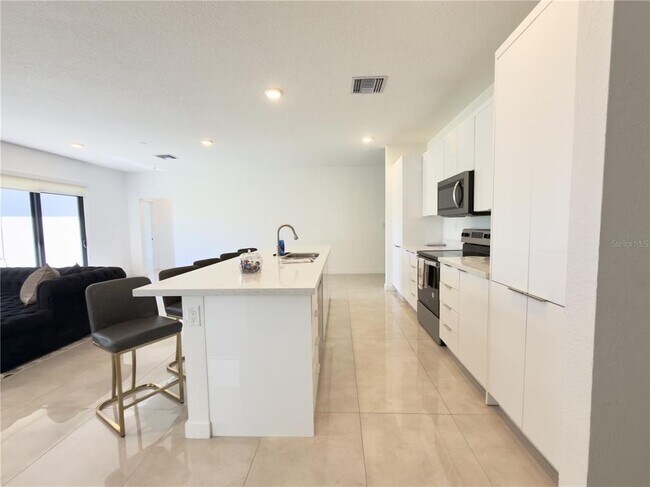 Building Photo - 6380 Chorus Dr