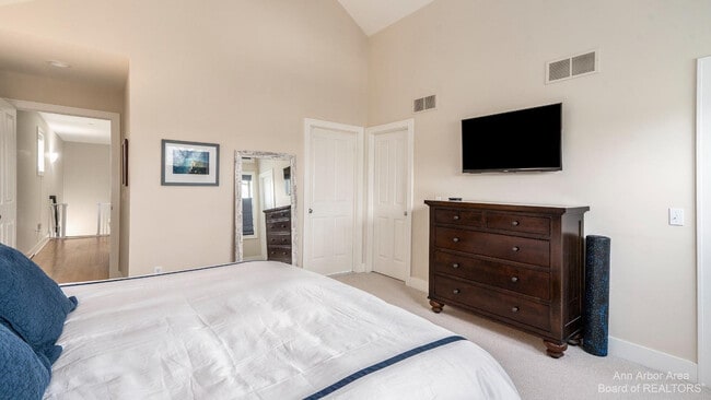 Building Photo - 203 W Summit St