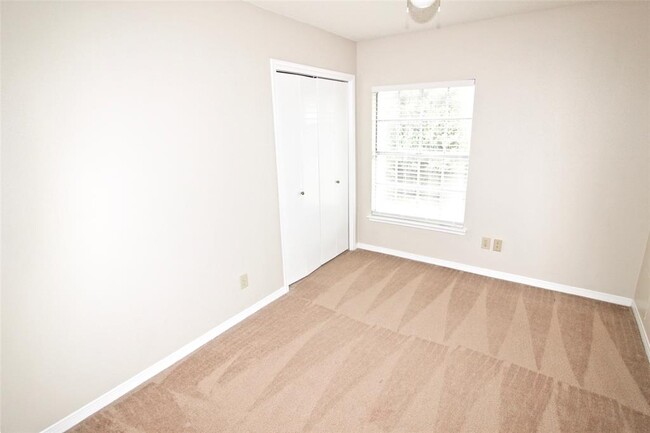 Building Photo - 3331 Oak Branch Ln