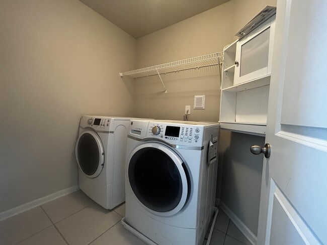 Building Photo - 1047 Haley Woods Ct