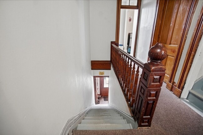 Building Photo - 6 bed/2 bath on Wheeler St., Mins. from UC for Only $650/pp ($3900/mo)!