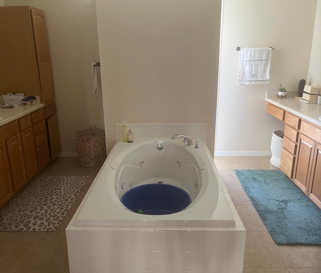 Building Photo - 4412 SW Bonney St